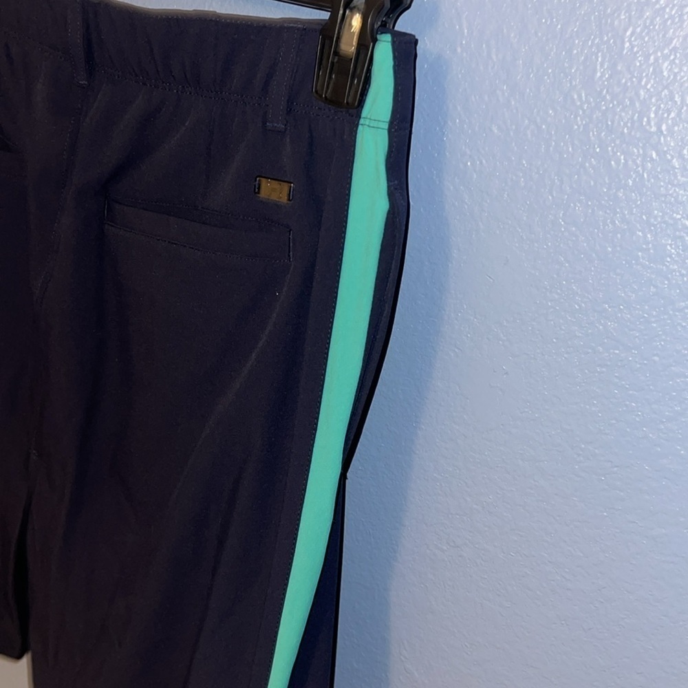 Under Armour Golf Skort - Navy Blue - size 6. FF - Picture 4 of 6